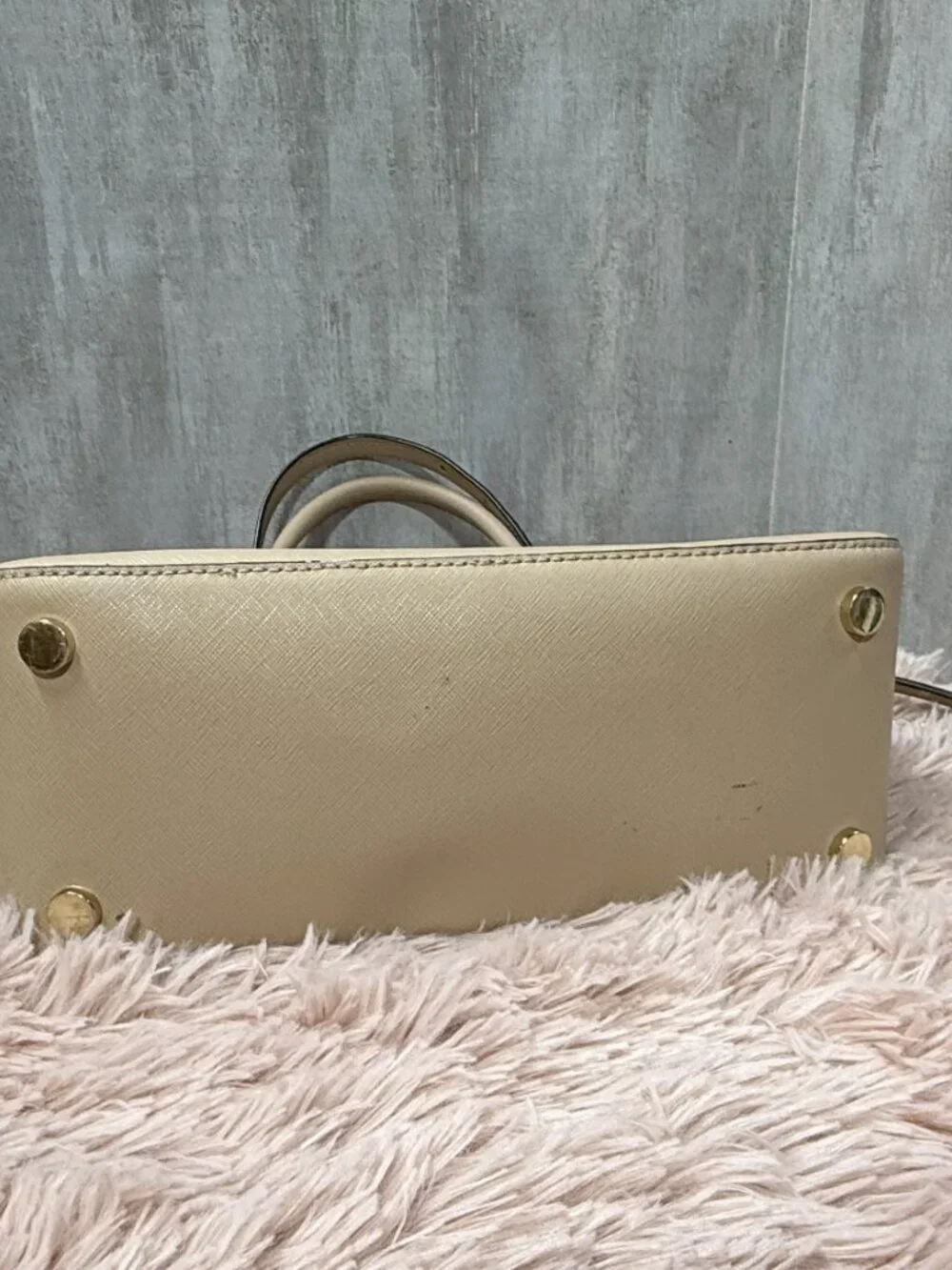 Great Preloved Condition Michael Kors Cindy Large Dome Satchel - Beige